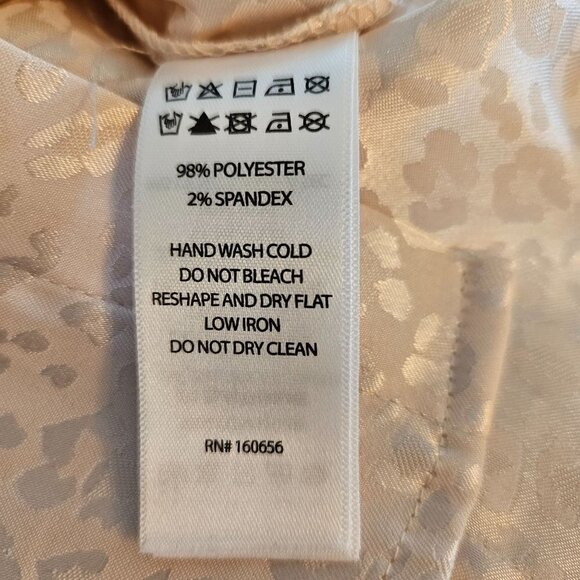 SINCERELY Jules Cream Silky Floral Imprint Button Down Shirt Size Small - Picture 6 of 9